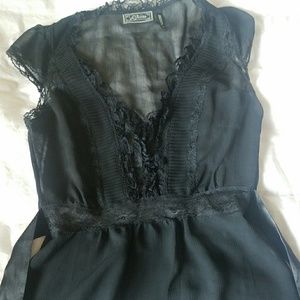 Sleeveless guess blouse